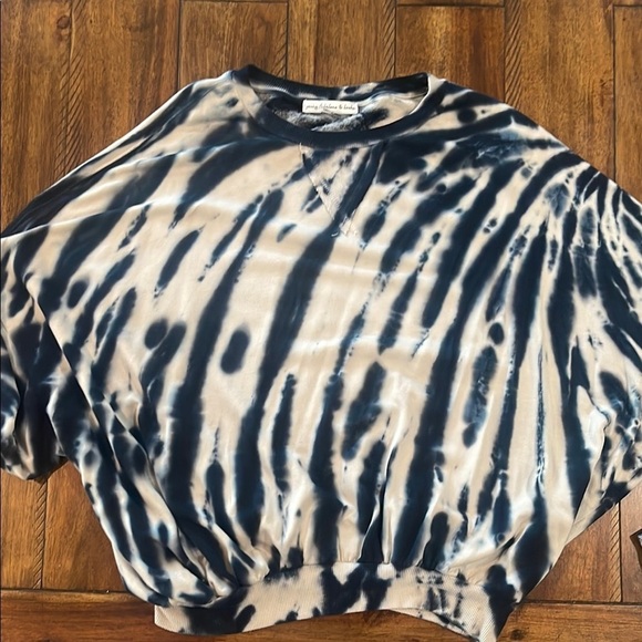 Young Fabulous & Broke Sweaters - Young fabulous & Broke tie dye batwing pull over top sweater oversized size S
